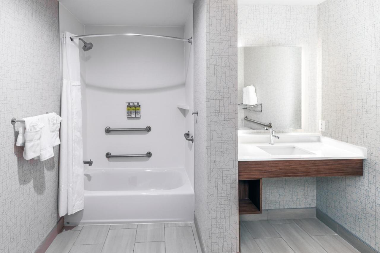 Holiday Inn Express & Suites - Stafford Nw - Sugar Land By Ihg מראה חיצוני תמונה